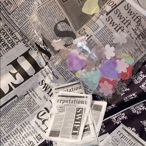 COPY - 💗❤️Taylor Swift confetti and paper💗❤️